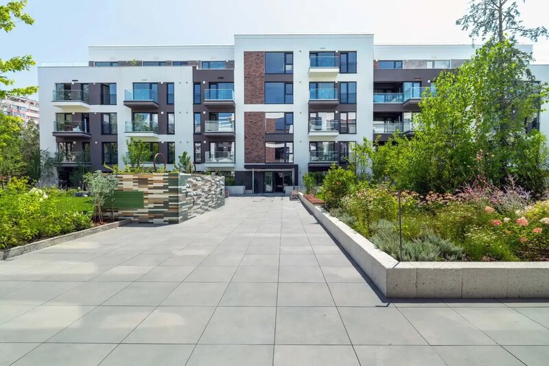 Icon Garden, garsoniera cu gradina, ansamblu nou, finalizat,